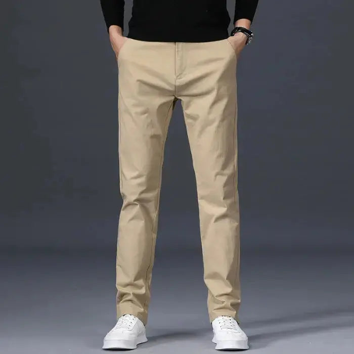 Moderne Herrenhose in dunkelblau mit geradem Beinschnitt für elegante Looks