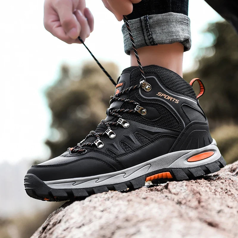 Graue Damen Outdoorschuhe knöchelhoch, rutschfest & stabil. Ideal für Wanderungen & Freizeitschuhe.