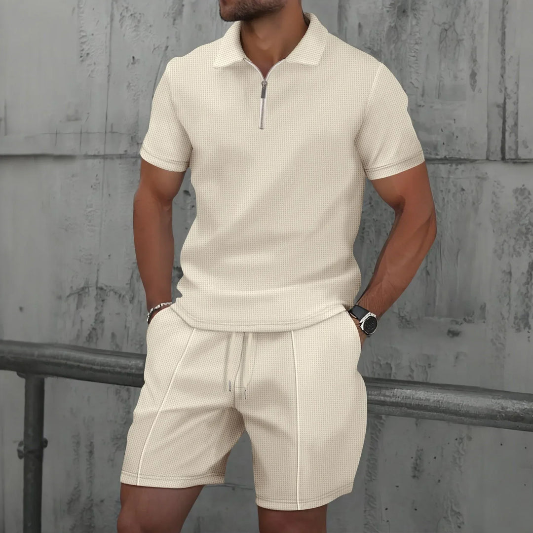 Herren Polo Set in Apricot mit Shorts und Reißverschluss für den Sommer.
