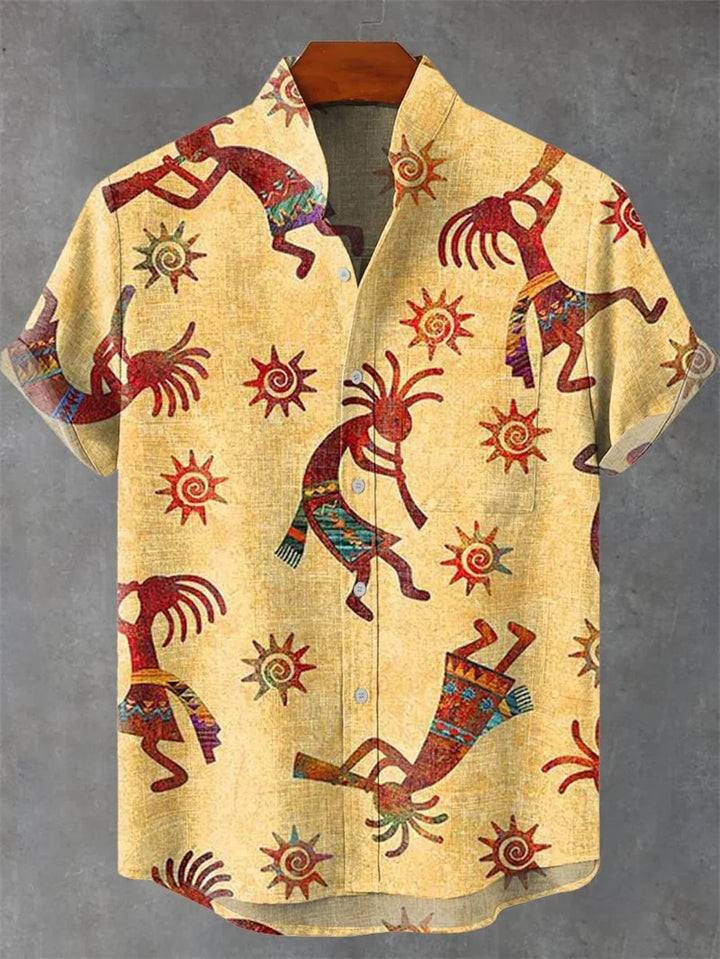 Dieses Herrenhemd im Bohemian-Stil mit Muster ist ideal für einen lässigen Sommerlook am Strand.