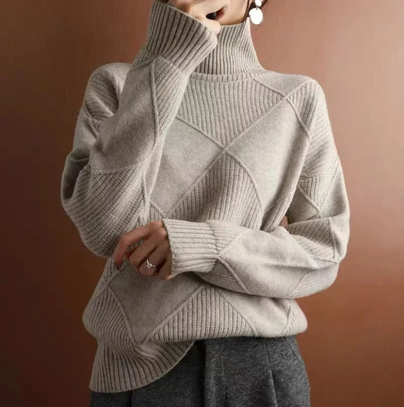 Modischer Rollkragenpullover in Beige, perfekt für Herbst und Winter