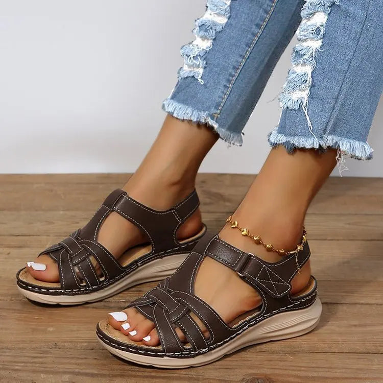 Elegante orthopädische Damen Sandalen für den Sommer, bieten Komfort und Unterstützung im Alltag.