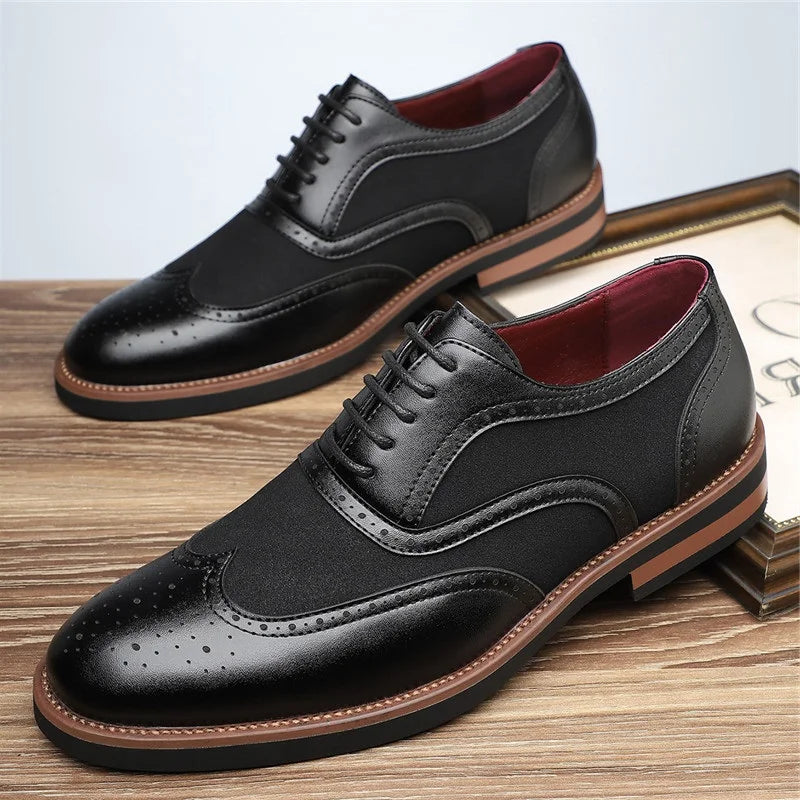 Schwarze elegante Herren Oxford Schuhe mit Brogue-Muster
