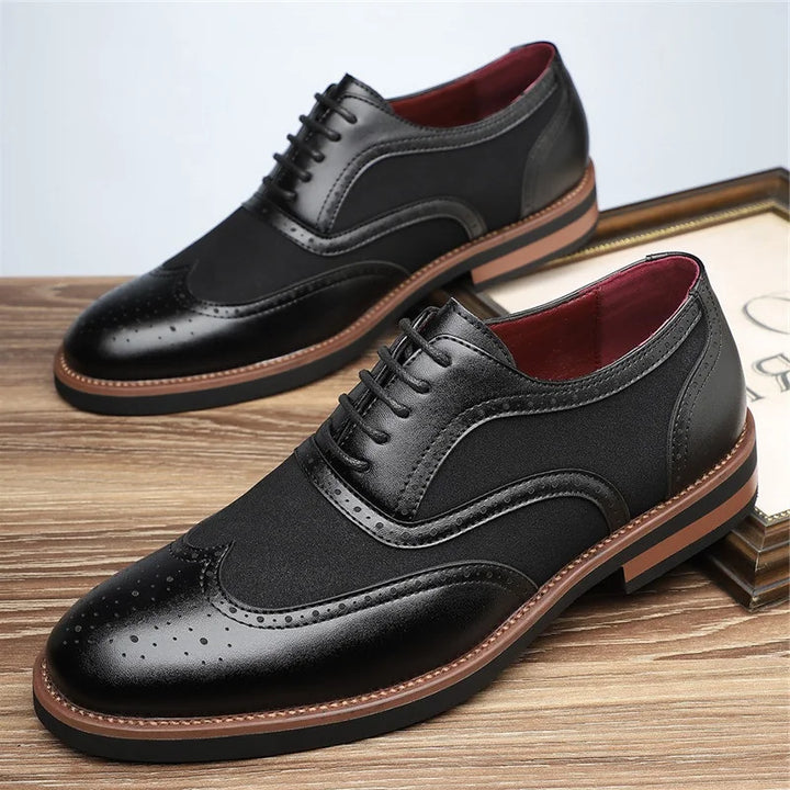 Schwarze elegante Herren Oxford Schuhe mit Brogue-Muster