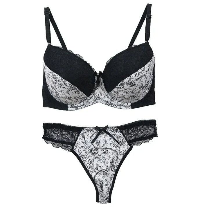 Damen Push-up Dessous Set mit feiner Spitze und passendem Slip