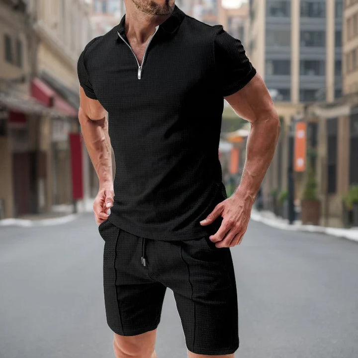 Klassisches Herren Polo Set in Schwarz, vielseitig kombinierbar.