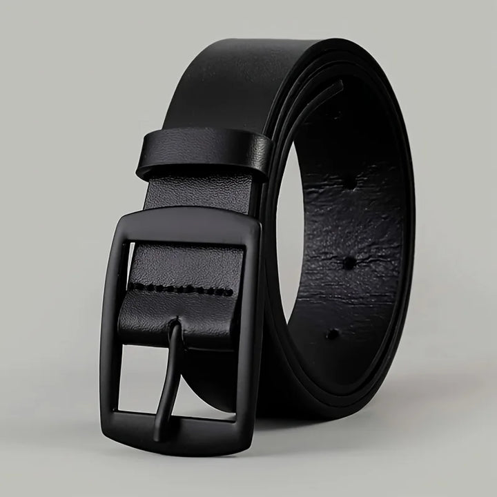 Brauner Ledergürtel für Herren, verstellbar, mit stilvoller Dornschließe. Perfektes Männer-Accessoire.