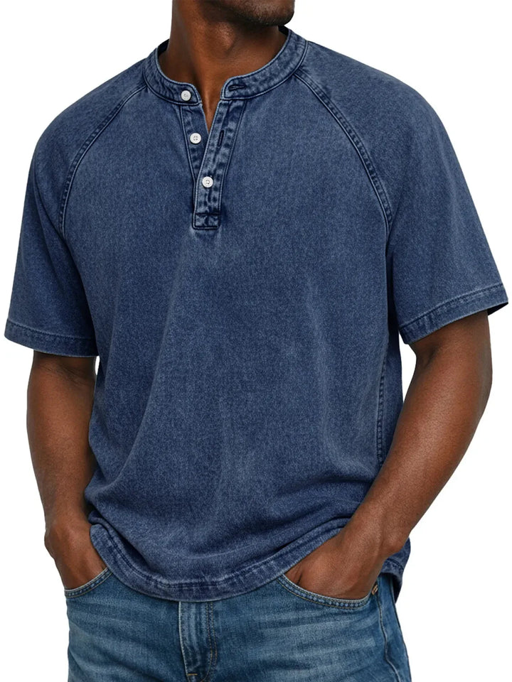 Herren Vintage Hemd mit Knopfleiste, modisch kombiniert, vielseitiges Oberteil für Business Casual.