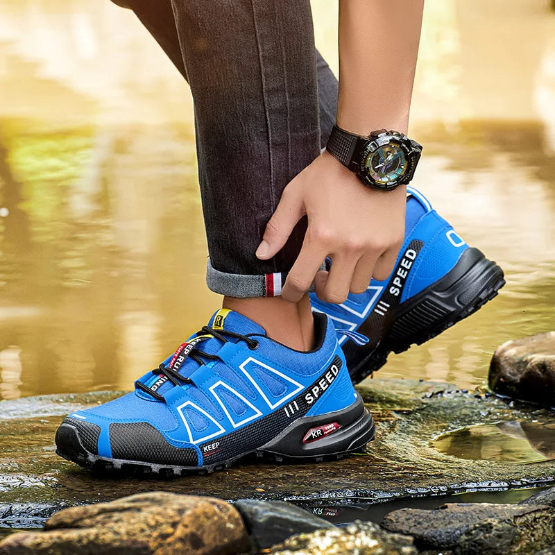 Ansicht der rutschfesten Sohle von Wanderschuhen