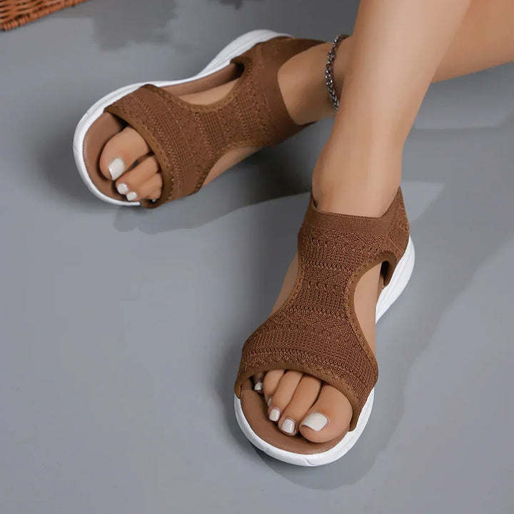 Die strapazierfähige Sohle der Damen Komfort Sandalen bietet sicheren Halt und lange Lebensdauer.
