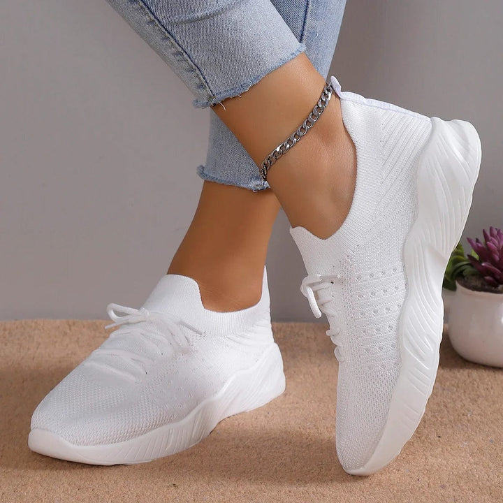 Weiße bequeme Freizeitschuhe für Damen im Detail