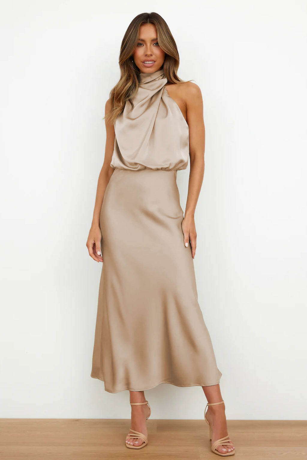 Damen Neckholder Midikleid, elegant & leicht. Ideal für Hochzeitsgäste, Feste oder als Sommerkleid.