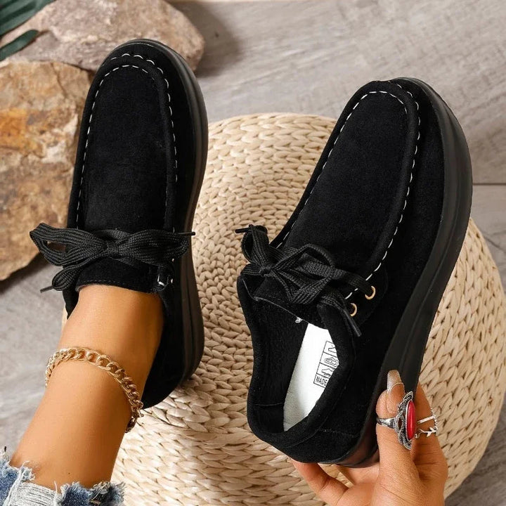 Leichte Damen Sneakers als idealer Begleiter für die Freizeit