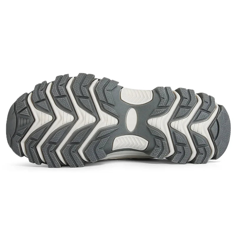 Trekkingschuhe für Damen im Detail, atmungsaktives Mesh und Schnürung