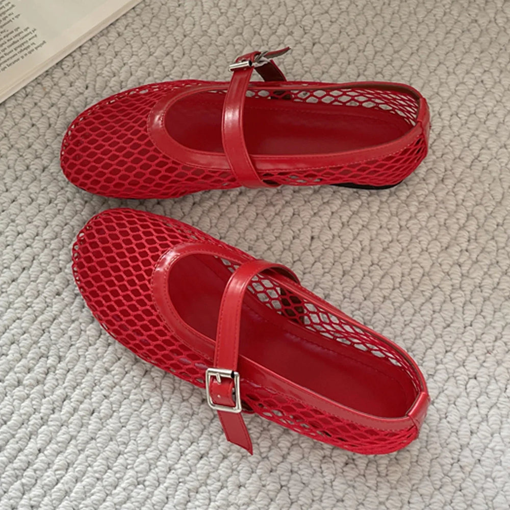 Rote Damen Mesh-Sandalen mit Riemen und flacher Sohle