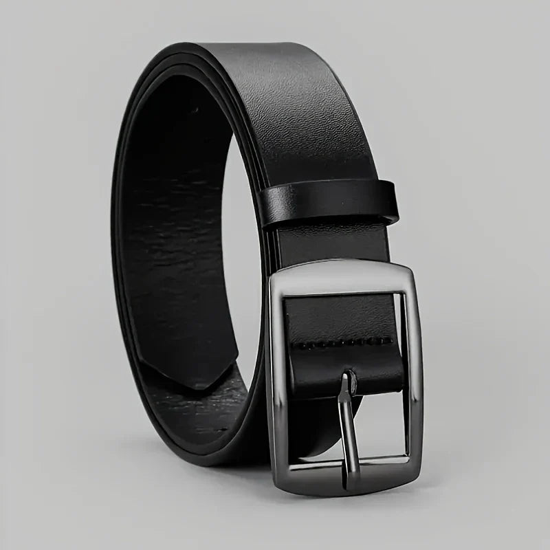 Eleganter schwarzer Herrengürtel aus Leder mit Dornschließe. Vielseitiges Accessoire für jeden Mann.