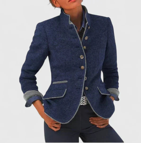 Vielseitiger Damen Blazer in Grün von hinten, zeigt die taillierte Passform