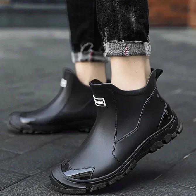 Markante Herren Schnürstiefel. Robuste Schuhe mit optimalem Komfort für Herbst, Winter & Outdoor-Einsätze.
