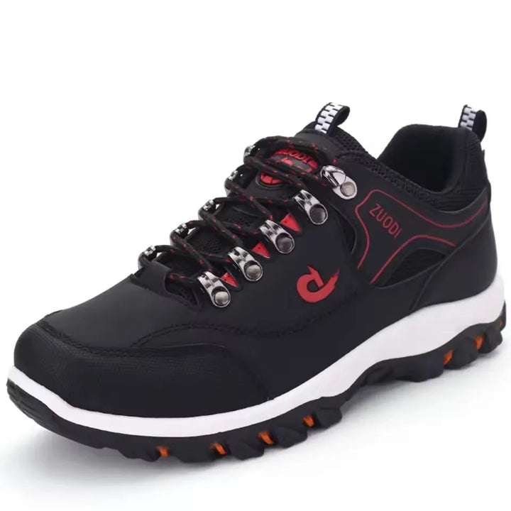 Sportliche Herrenschuhe für Wandern und Trekking im Gelände
