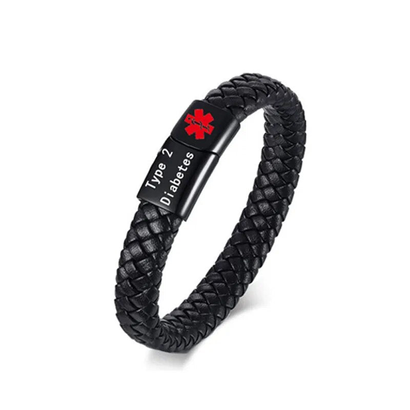 Schwarzes geflochtenes Lederarmband mit Typ-2-Diabetes-Medizinanhänger.