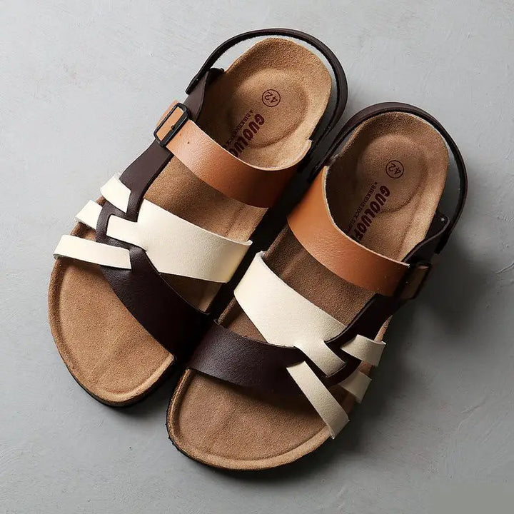 Damen orthopädische Sandalen in stilvollem Design. Bequeme Damenschuhe mit ergonomischer Fußgewölbestütze für Komfort.