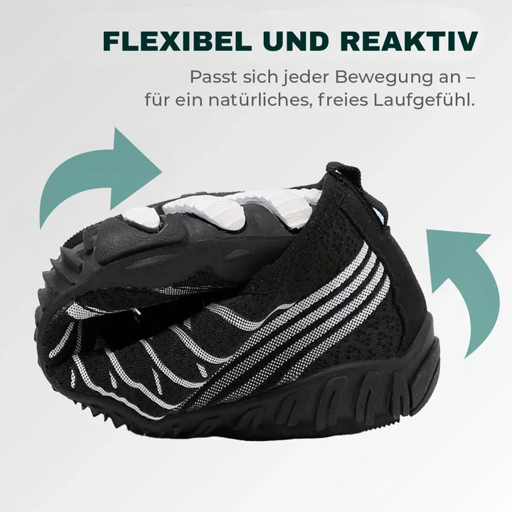 Person läuft in Unisex NaturaRun Barfuß-Winterschuhen. Für natürliches Gehen & Komfort im Schnee.