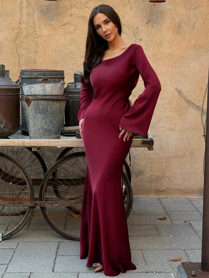 Elegantes Damenkleid mit langen Ärmeln für einen zeitlosen und stilvollen Auftritt