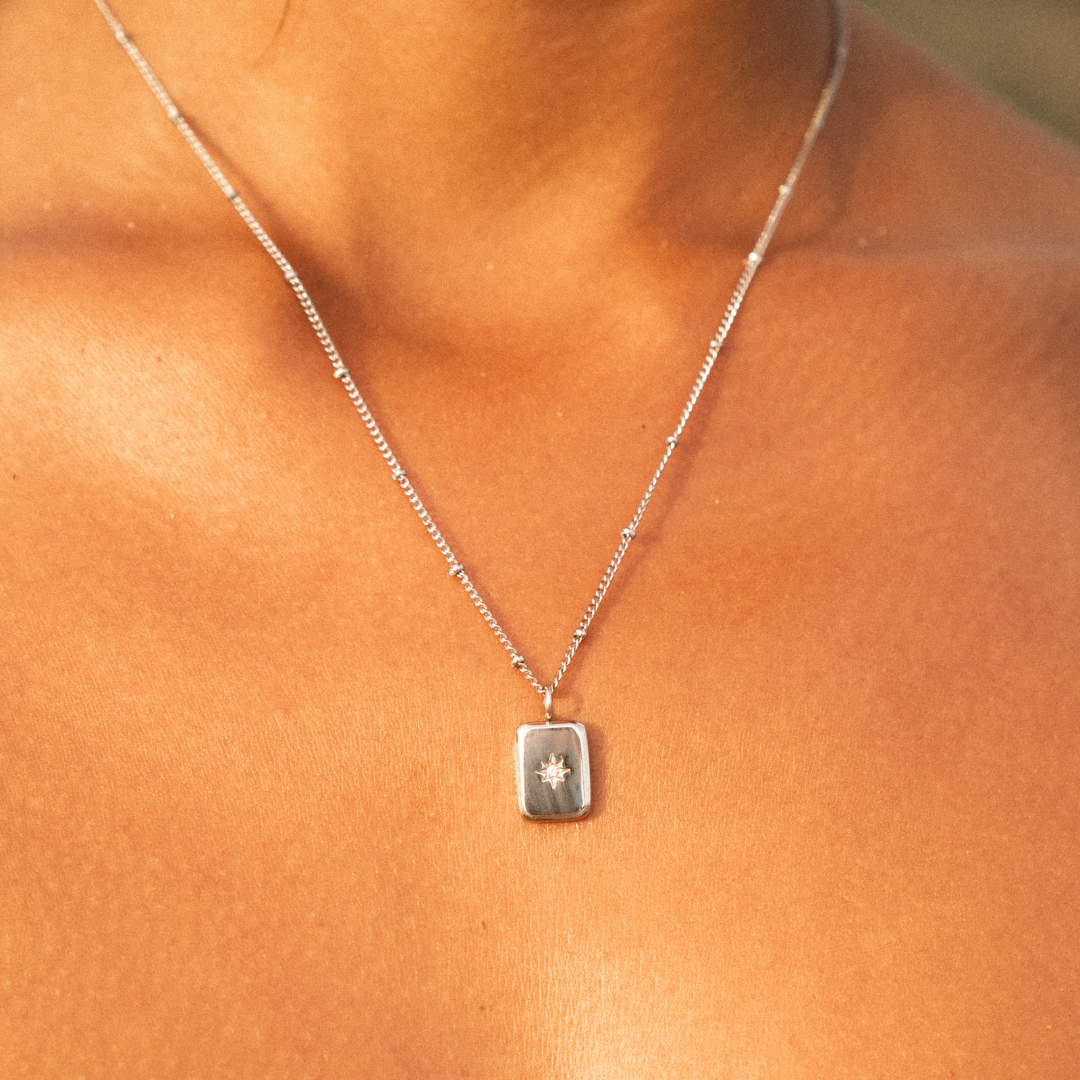 Damen Halskette als perfekte Geschenkidee für Frauen in Gold und Silber
