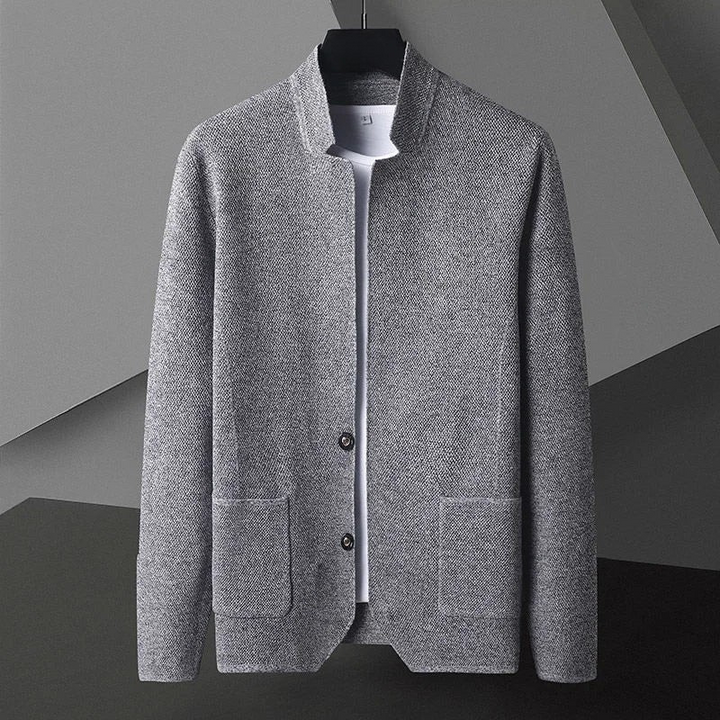 Leichte Herrenstrickjacke in Grau Pastell, moderner Cardigan für Herrenmode