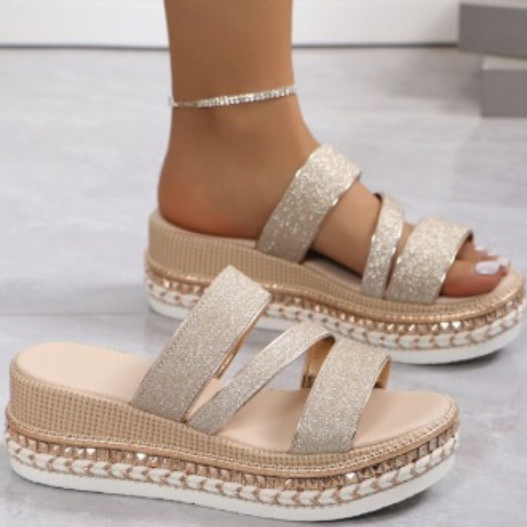 Elegante Damen Frühlingssandalen in Champagner mit Glitzer und orthopädischer Unterstützung für Komfort.