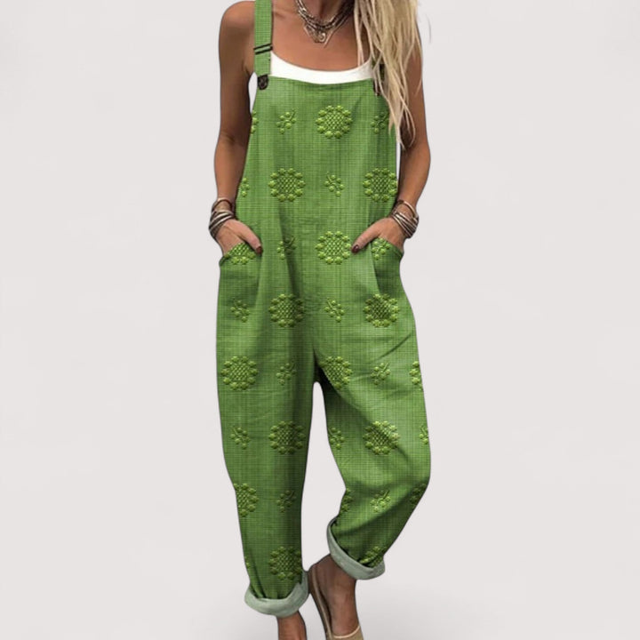 Lockerer Damen Jumpsuit mit weitem Bein, bequem geschnitten, auch in großen Größen. Für elegante Freizeitmode.
