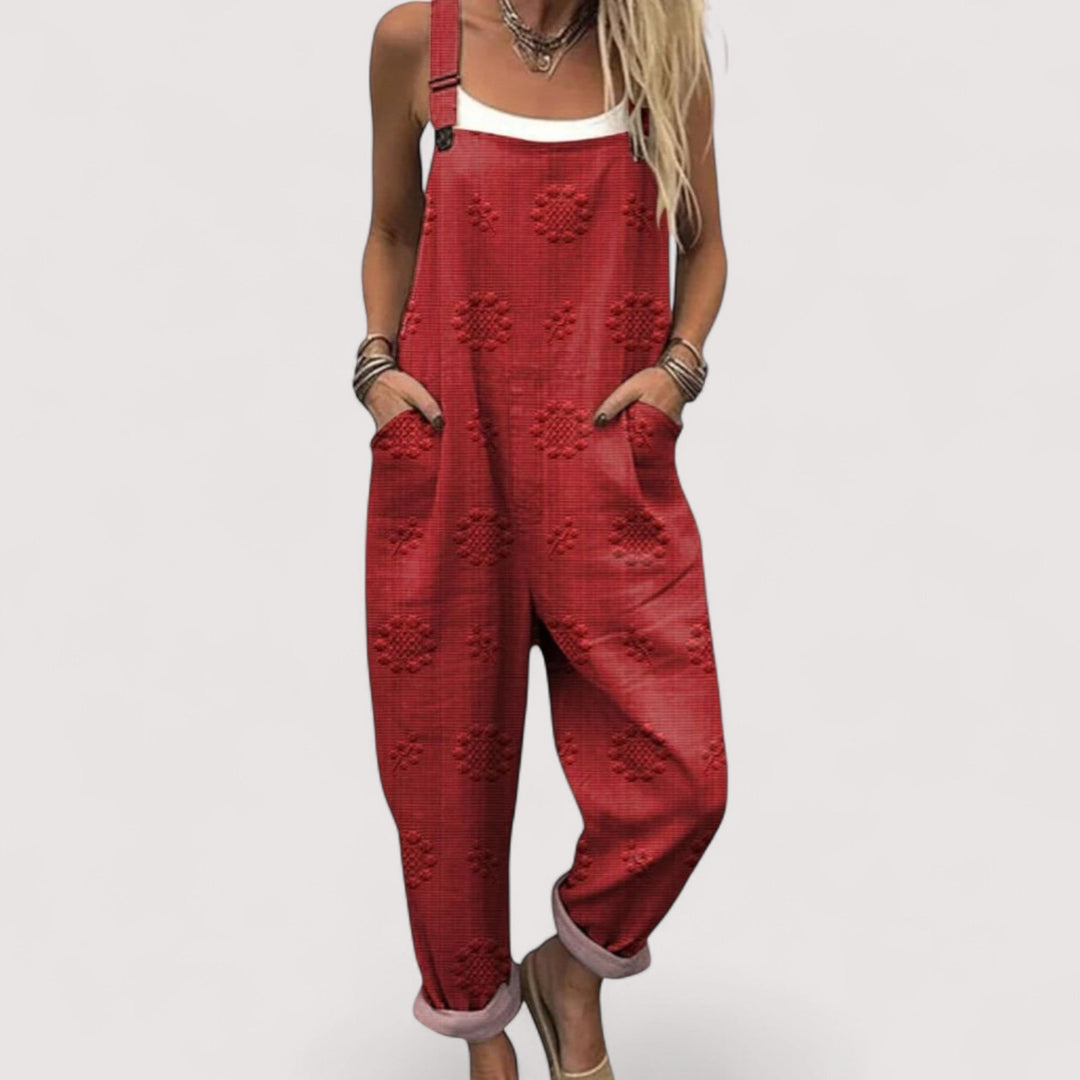Sommerlicher Damen Jumpsuit, locker und bequem mit weitem Bein. Vielseitige Alltagskleidung für jeden Anlass.