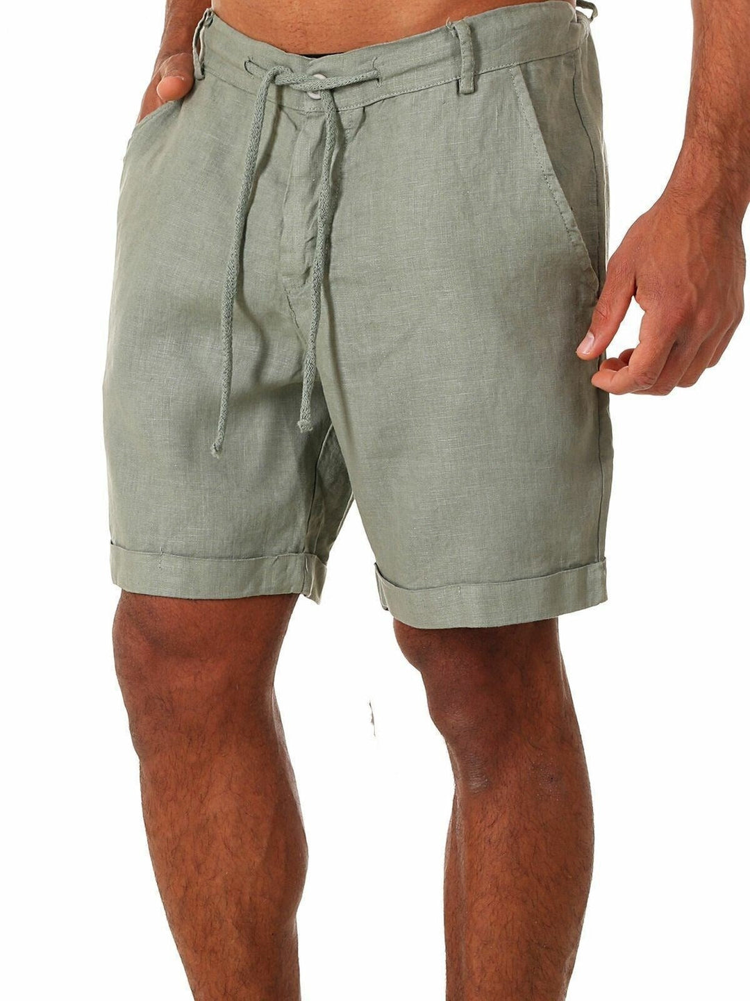 Moderne Herren Shorts mit geradem Schnitt & praktischem Kordelzug. Lässiger Komfort für warme Tage.