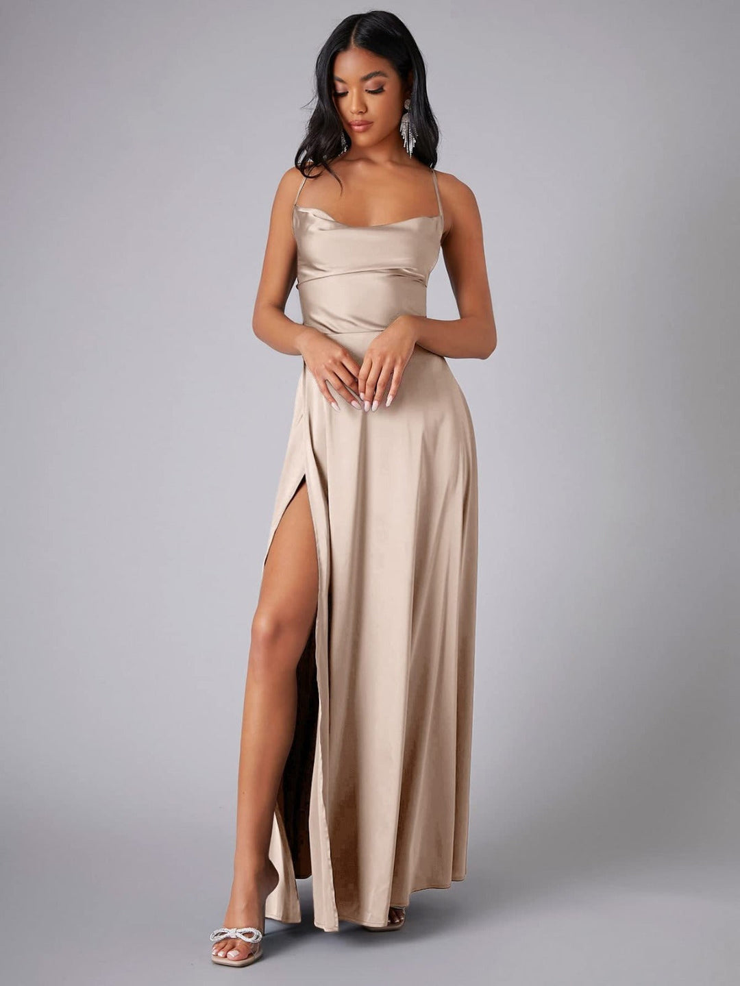 Chices Partykleid, langes Abendkleid mit Beinschlitz, perfekt für einen glamourösen Auftritt.