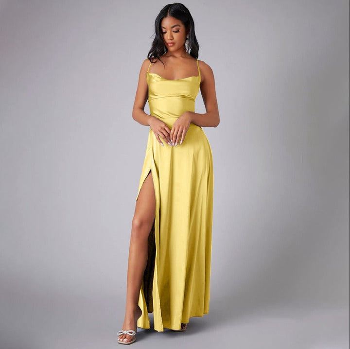 Zeitloses Damen Maxikleid, elegant geschnitten mit Beinschlitz, ein Highlight für jede Garderobe.