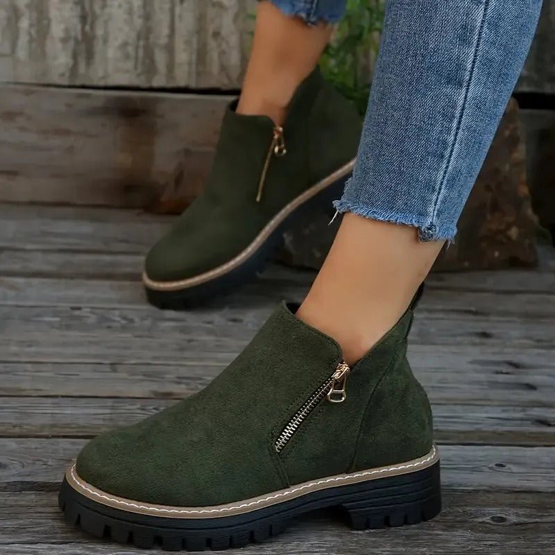 Bequeme Damen Winterstiefel mit Warmfutter und wasserfestem Design. Stilvolle Schnee-Boots für Alltag & Freizeit.