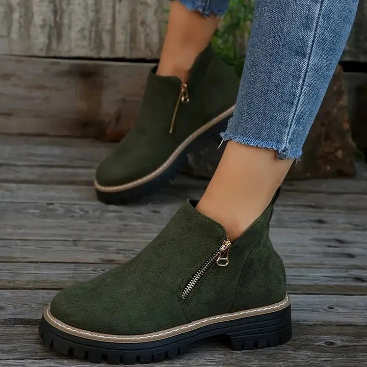 Bequeme Damen Winterstiefel mit Warmfutter und wasserfestem Design. Stilvolle Schnee-Boots für Alltag & Freizeit.