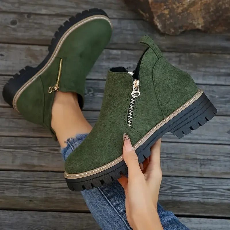 Nahaufnahme der hochwertigen Damen Winterstiefel. Sichtbar sind das robuste Obermaterial und das warme Innenfutter.