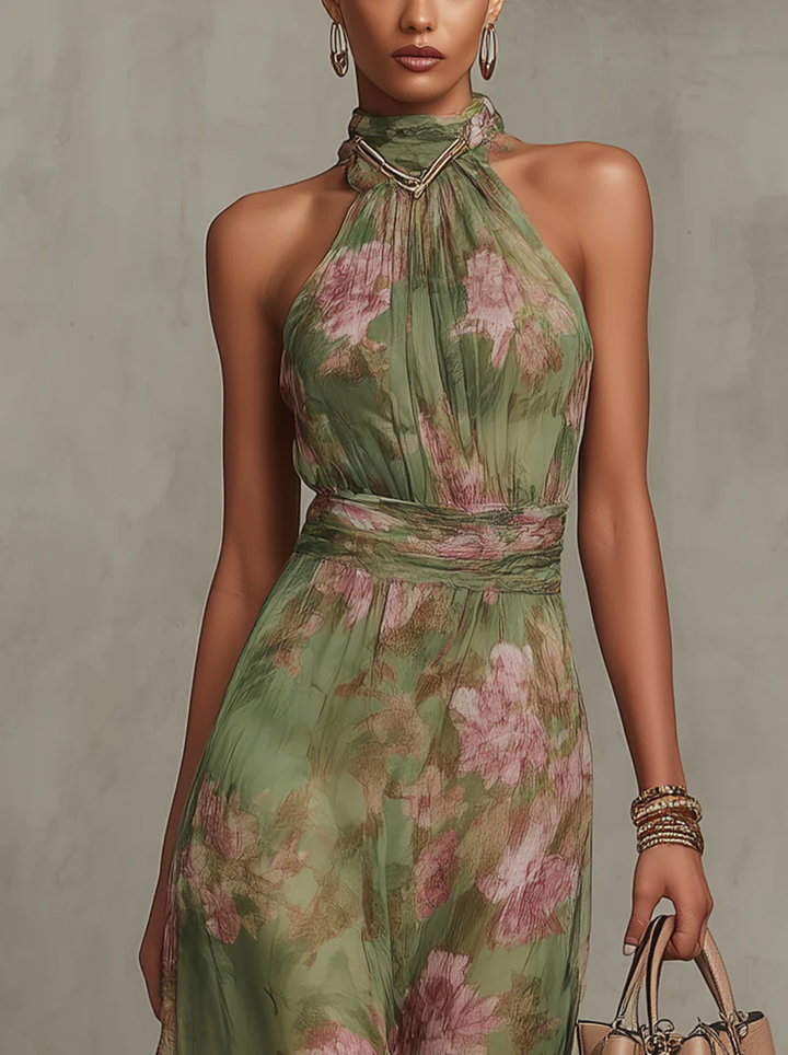 Nahaufnahme des floralen Chiffon-Musters und Halter-Ausschnitts