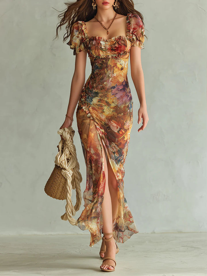 Elegantes Damen Maxikleid geblümt. Fließende Silhouette, ideales Sommer- oder Festkleid.