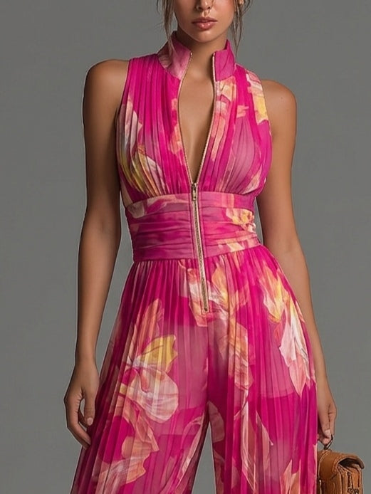 Modischer Damen Jumpsuit in Fuchsia. Plissierter Overall mit V-Ausschnitt & weitem Bein. Perfektes Sommer- & Party-Outfit.