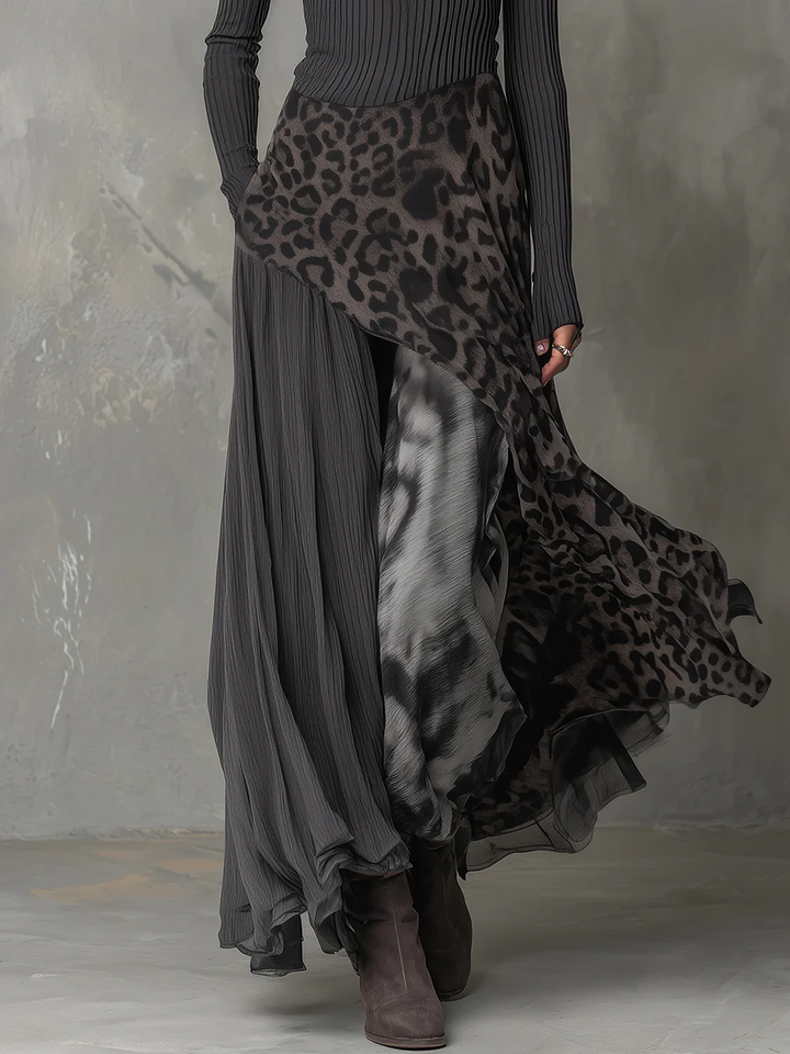 Modisches Leoparden Maxikleid für Damen, ein langes Freizeitkleid, das lässige Eleganz für jede Gelegenheit bietet.