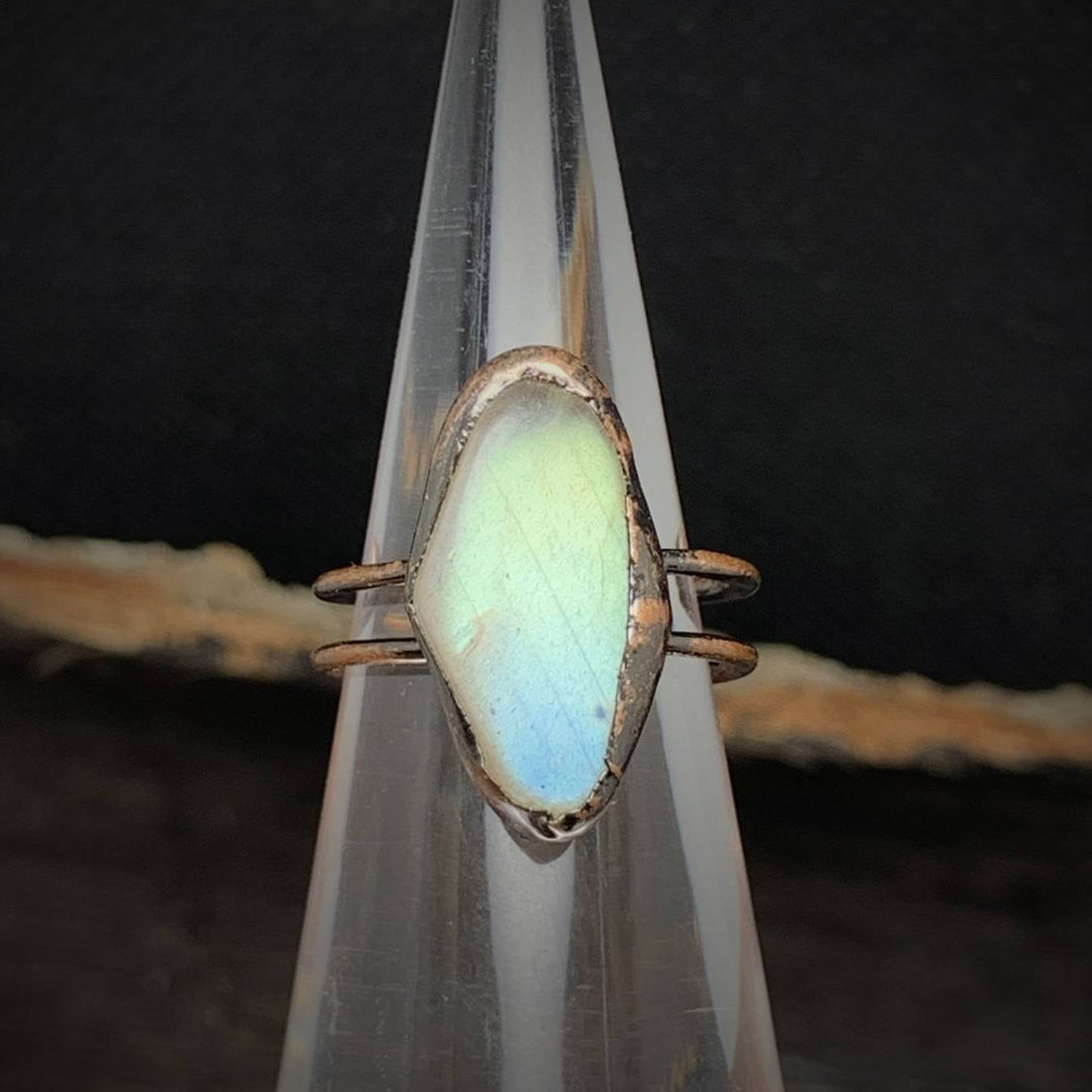 Rohstein-Geburtsring: Unikat-Schmuck