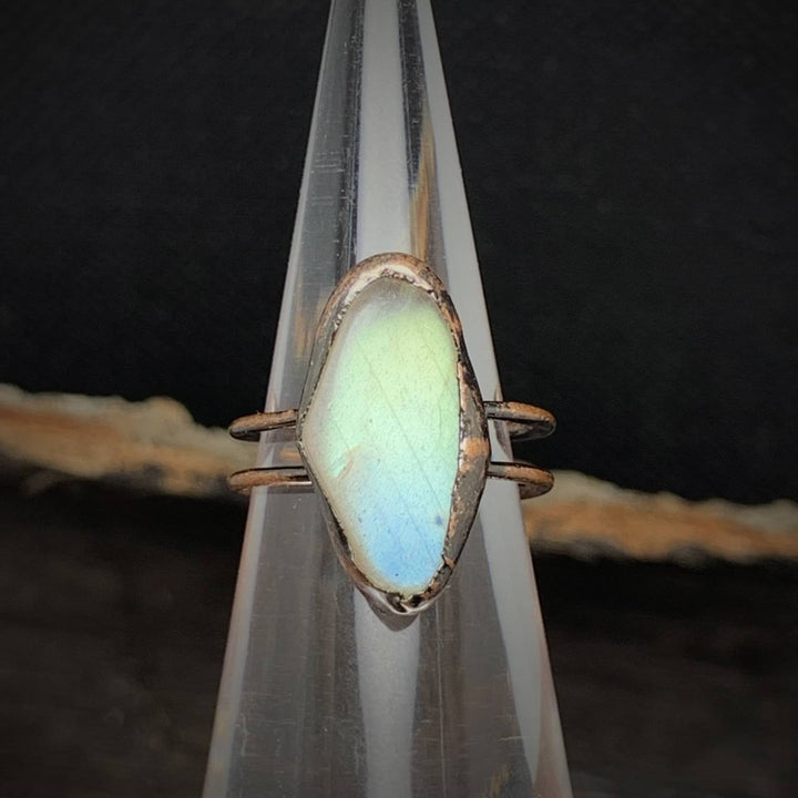 Rohstein-Geburtsring: Unikat-Schmuck