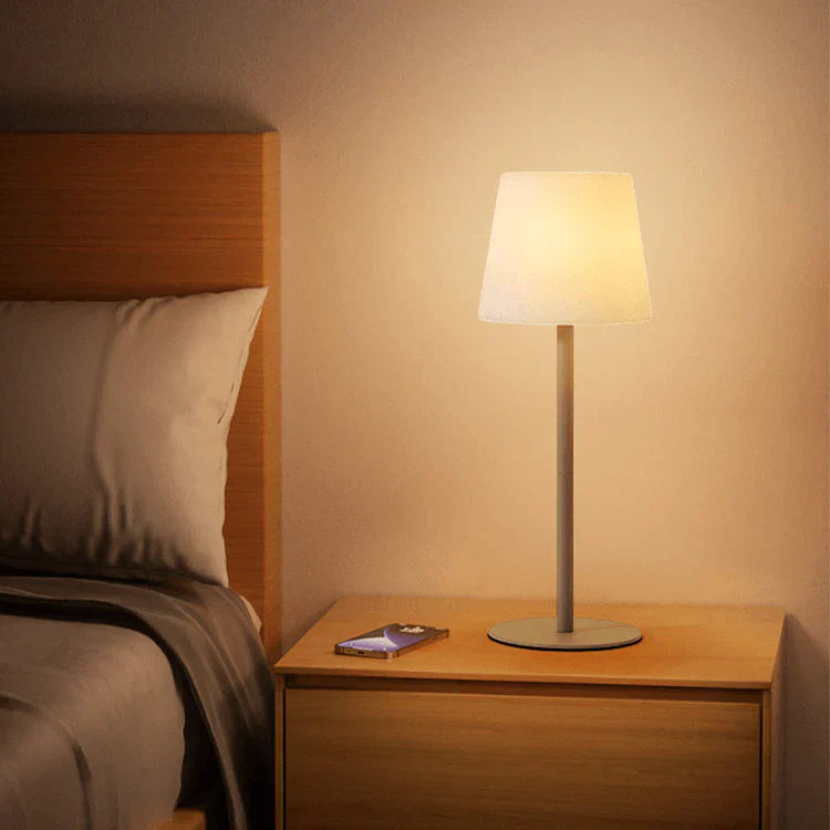 Detailansicht der kabellosen LED-Tischlampe mit verschiedenen Beleuchtungsmodi