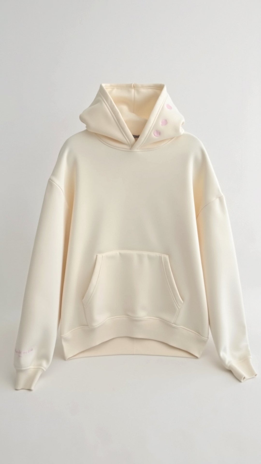 "Abigail Bestickter Kapuzenpullover, tropisches Design, Rückenansicht, bestickte Motive, gemütlicher, eleganter Hoodie"