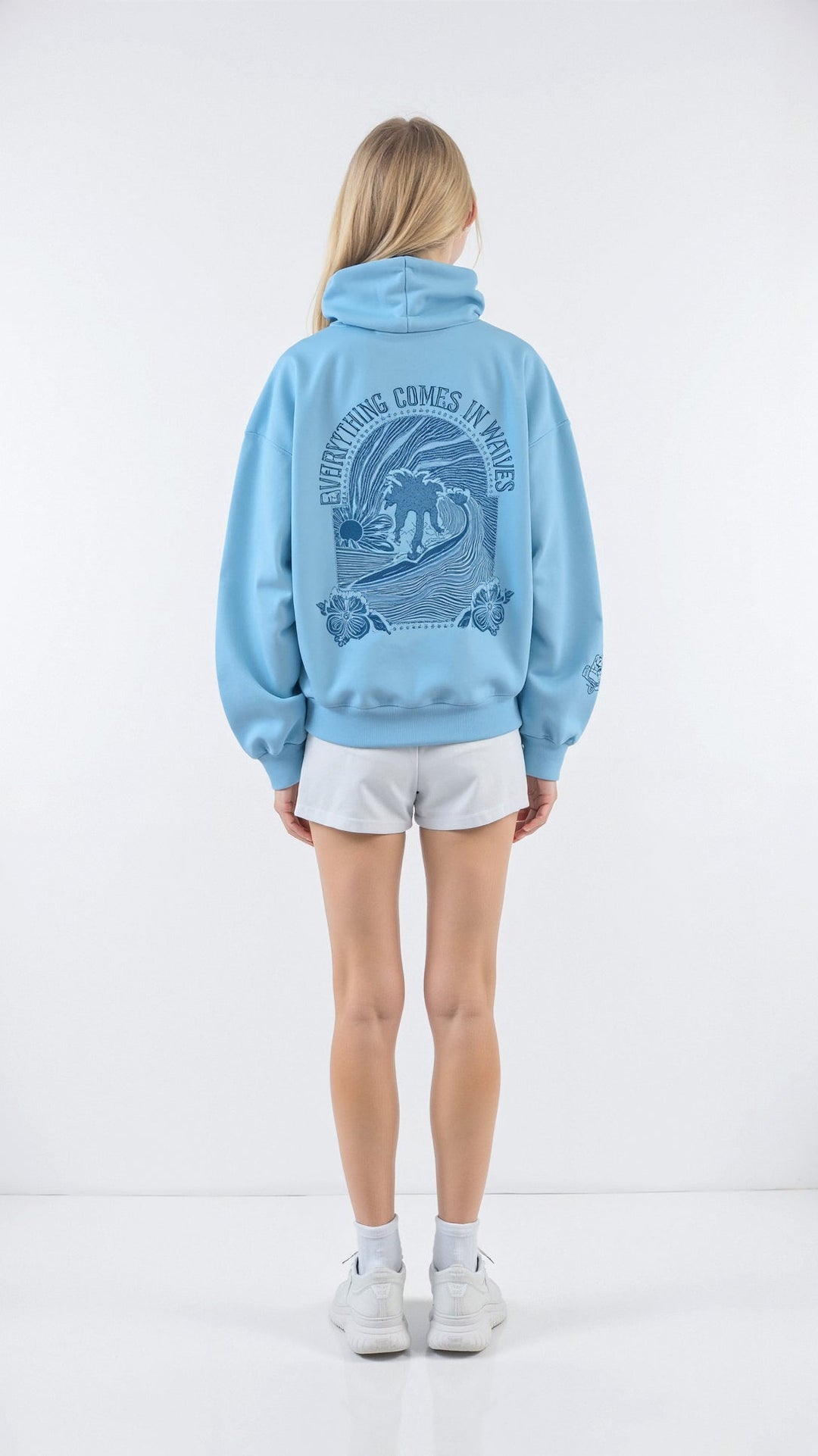 "Abigail Bestickter Kapuzenpullover, tropisches Design, Rückenansicht, bestickte Motive, gemütlicher, eleganter Hoodie"