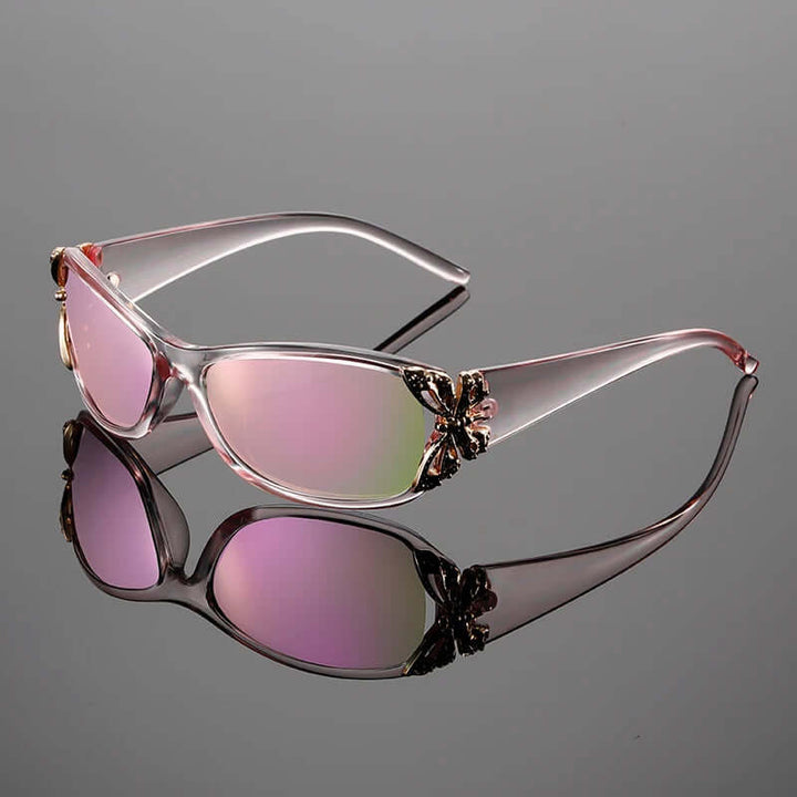 Schicke Sonnenbrille mit Schmetterlings-Anhängern
