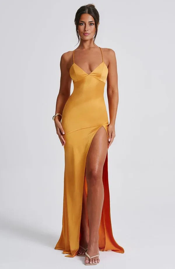 Glamouröses Damen Abendkleid mit V-Ausschnitt, Beinschlitz und elegantem Schnitt für besondere Anlässe.