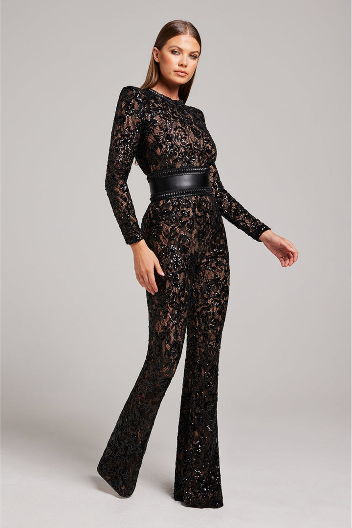 Damen Abendmode Jumpsuit mit raffiniertem Ausschnitt im Detail
